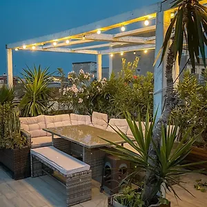 Follow The Sun - Rooftop Terrace Guest house